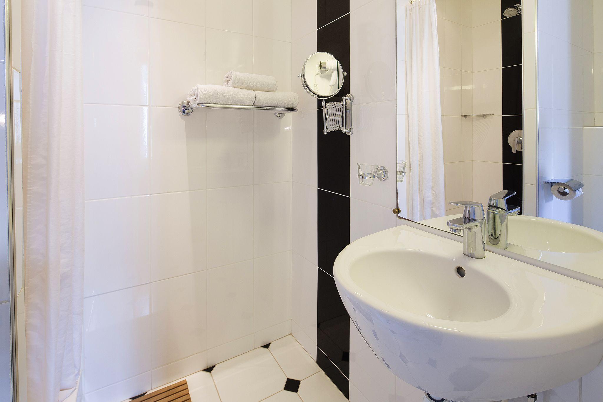 De La Tour Eiffel Hotel