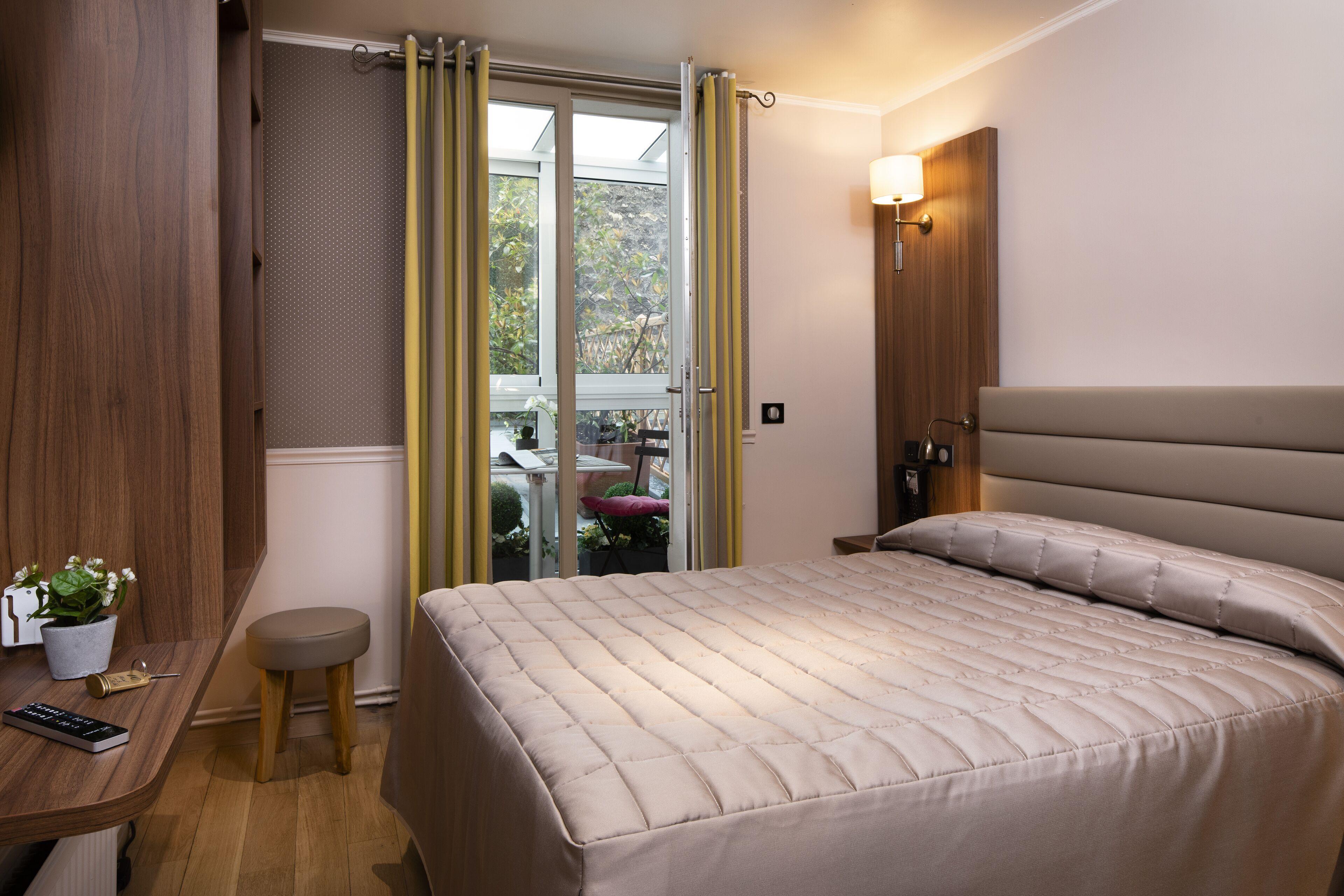 De La Tour Eiffel 2*