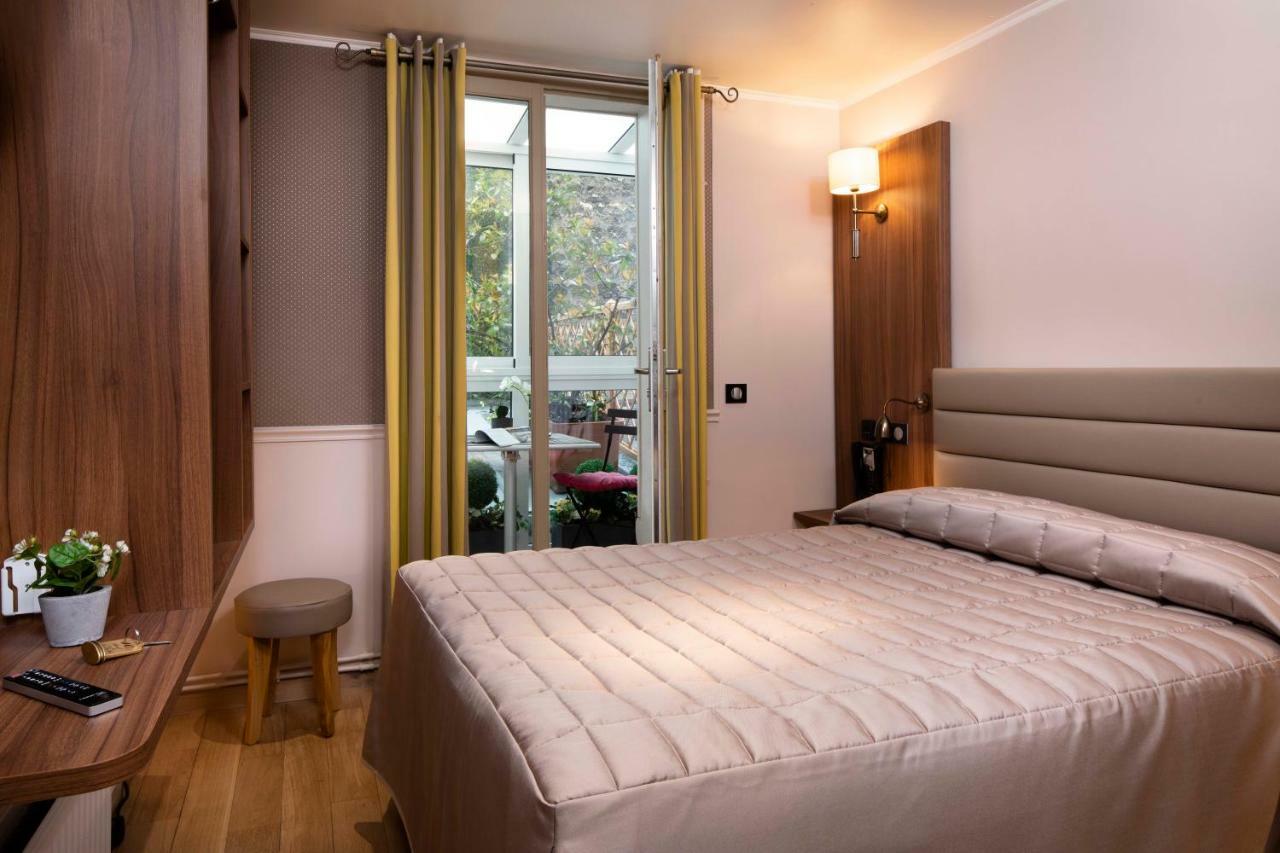 De La Tour Eiffel 2* Parigi